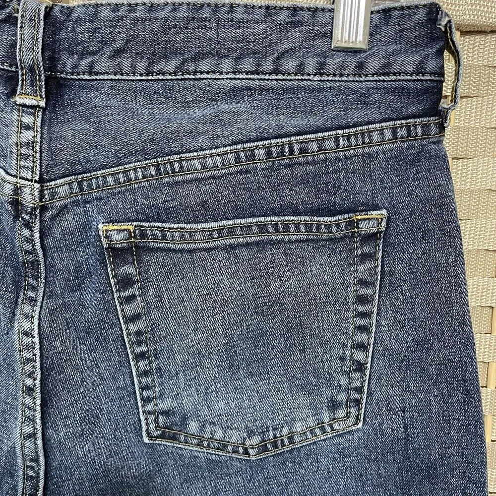 Pilcro Crop Flare Jeans Size 28 Two Tone Blue Denim Raw Hem Button Fly 5 Pocket - Picture 5 of 10